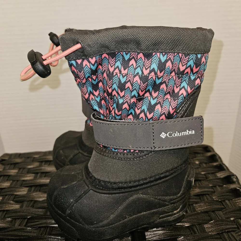 Columbia Kids' Boots with Pink and Blue Chevron Size 5 Winter Snow